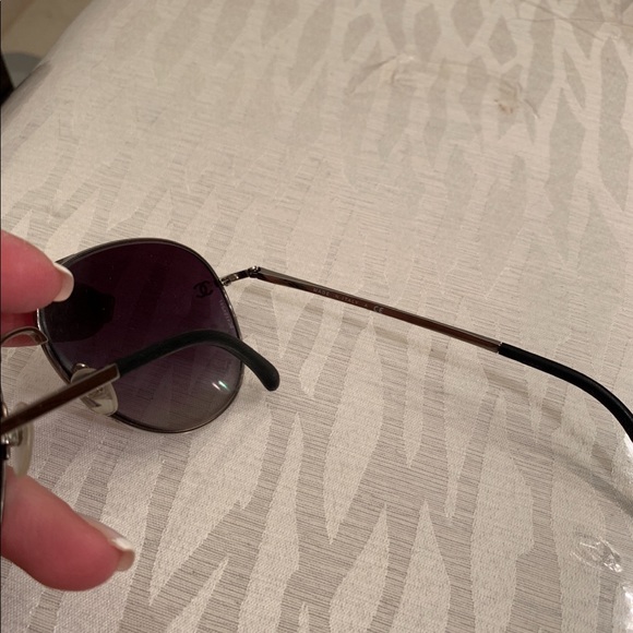 Chanel shades - Picture 6 of 8